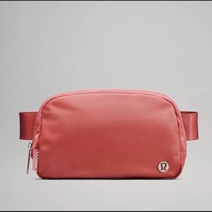 NWT Lululemon Everywhere Belt Bag in Briar Rose with Updated Extended St…